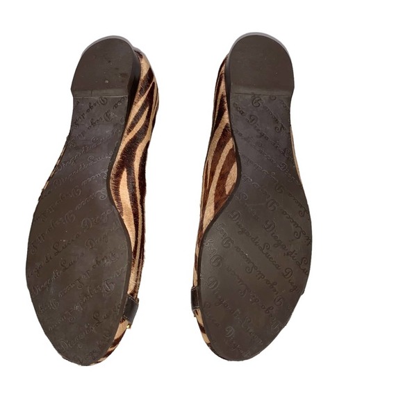Diego du Lucca pony hair flats w/leather brass accent, tiger stripes, size8, EUC - Picture 4 of 7